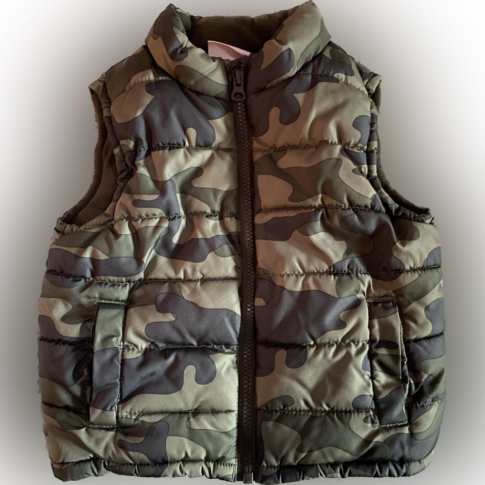Camouflage Puffer Vest Boys Size 2